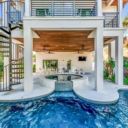 Shell-Abrate Good Times Villa